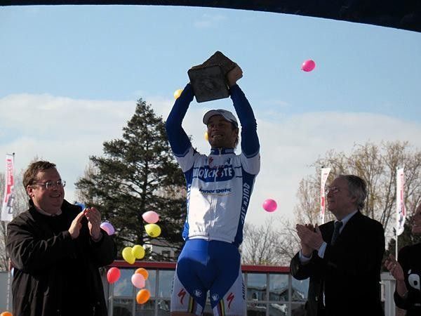 Tom Boonen (Quick Step) shows the second cobble he can take home from Roubaix