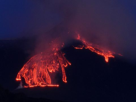 Mount Etna Erupts in Fiery Glory | Live Science