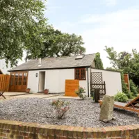 Cheshire Cheese Cottage, NewtownDistance to Bolesworth:booking.com