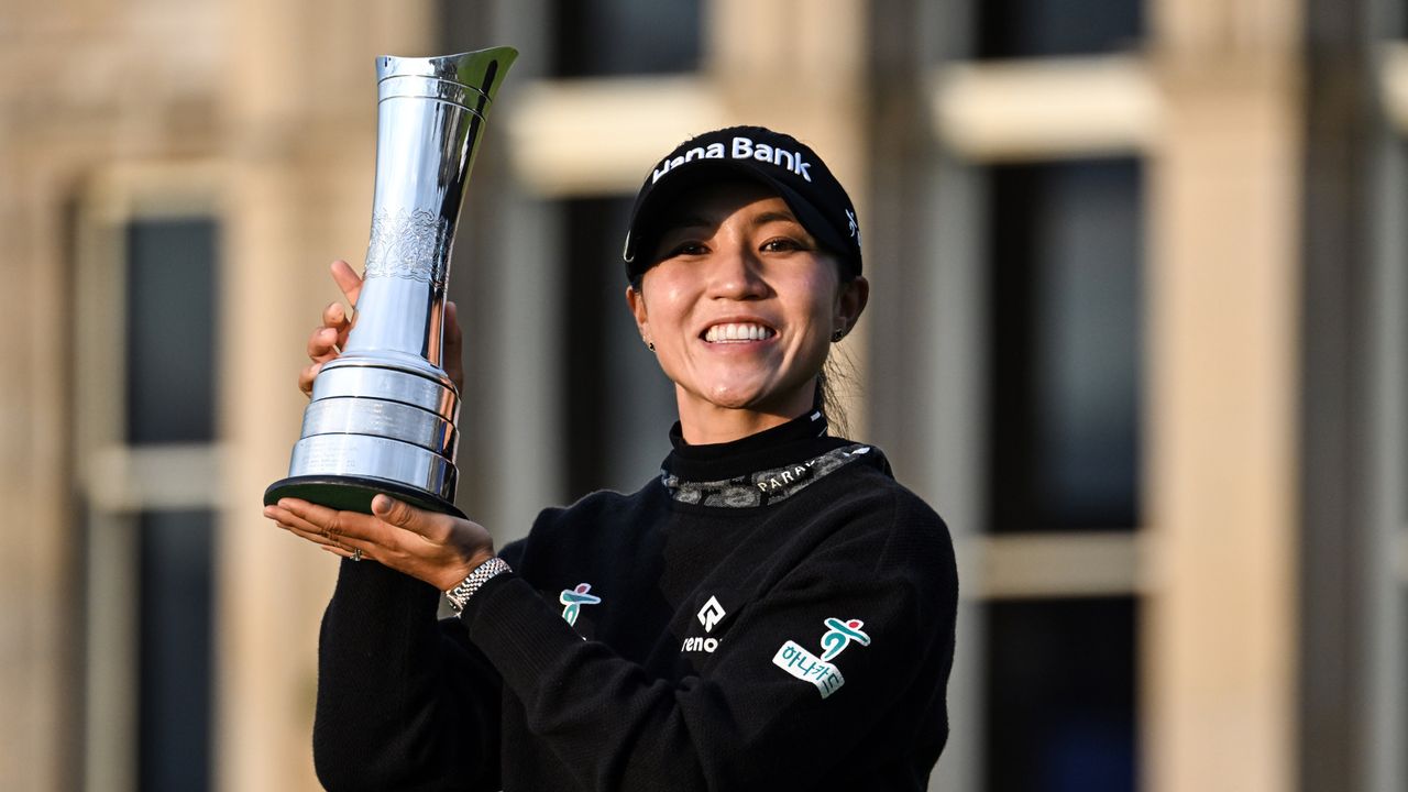 Lydia Ko with the AIG Women&#039;s Open trophy