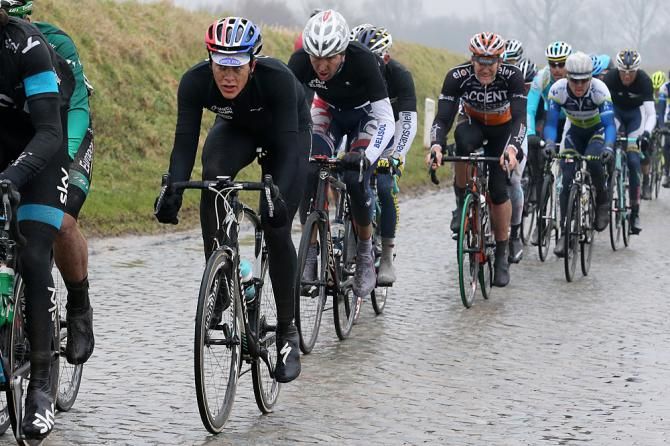 Niki Terpstra sits in the chase group