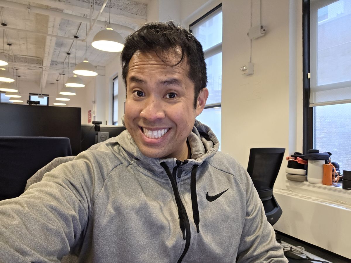 Samsung Galaxy S25 Ultra selfie sample.