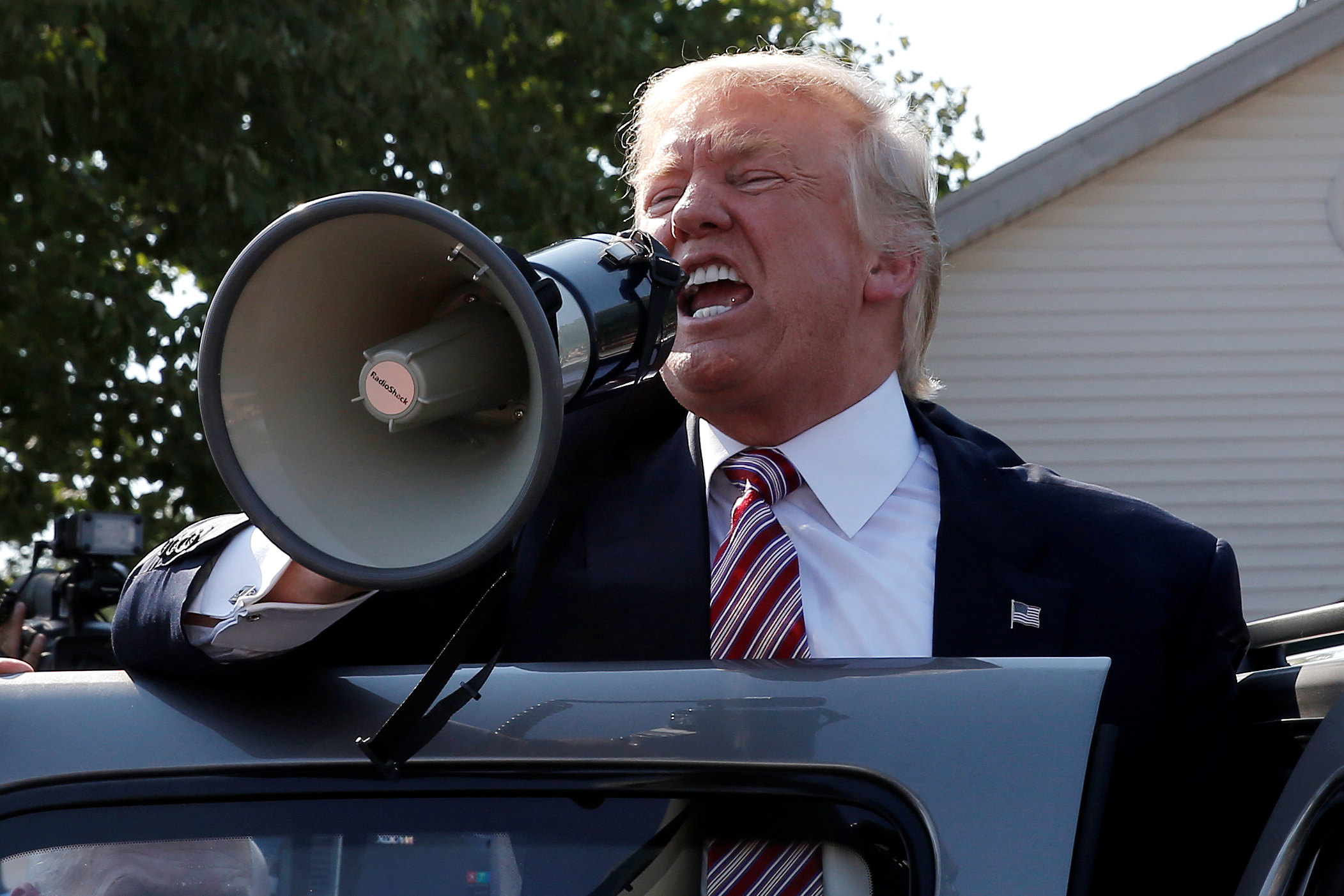 Gather 'round for another tall Trump tale.