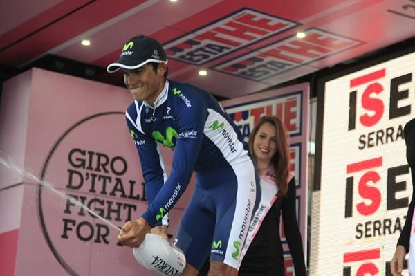 Andrey Amador Bakkazakova (Movistar Team) opens the champagne