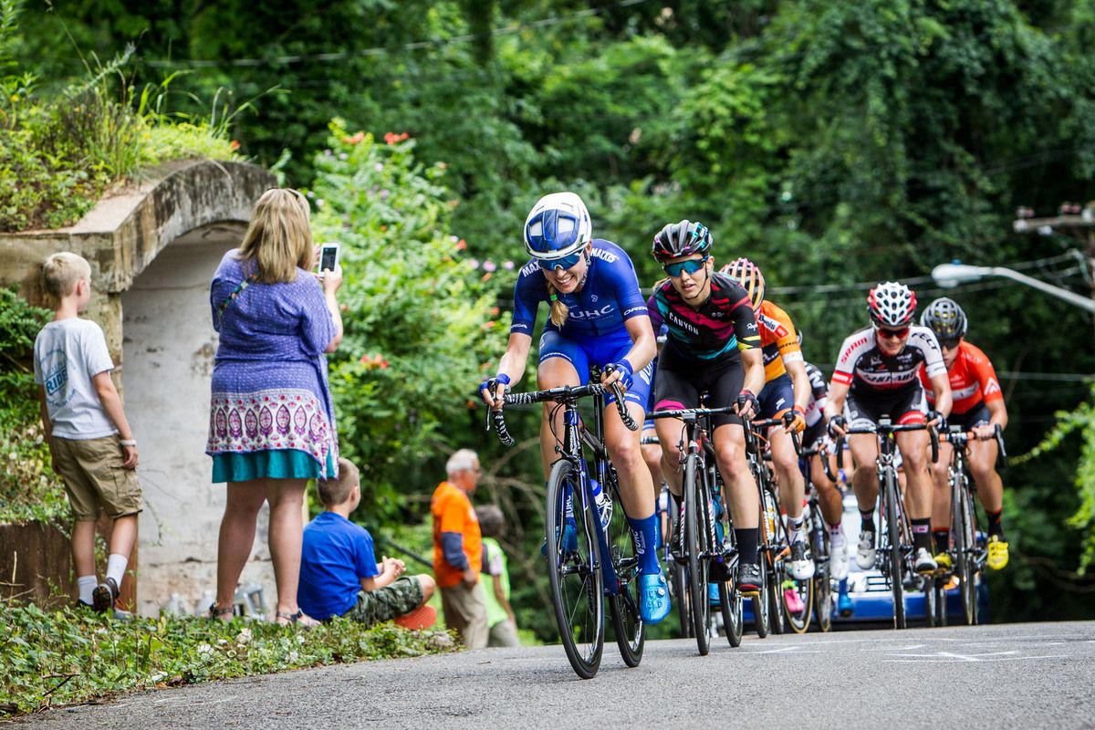 Taylor Wiles (UnitedHealthcare) leads the chase