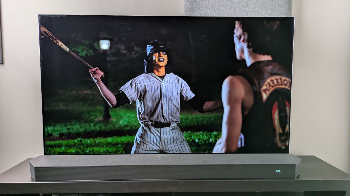 The Warriors 4K Blu-ray Paramount version on LG G5 showing Baseball Fury smiling in park