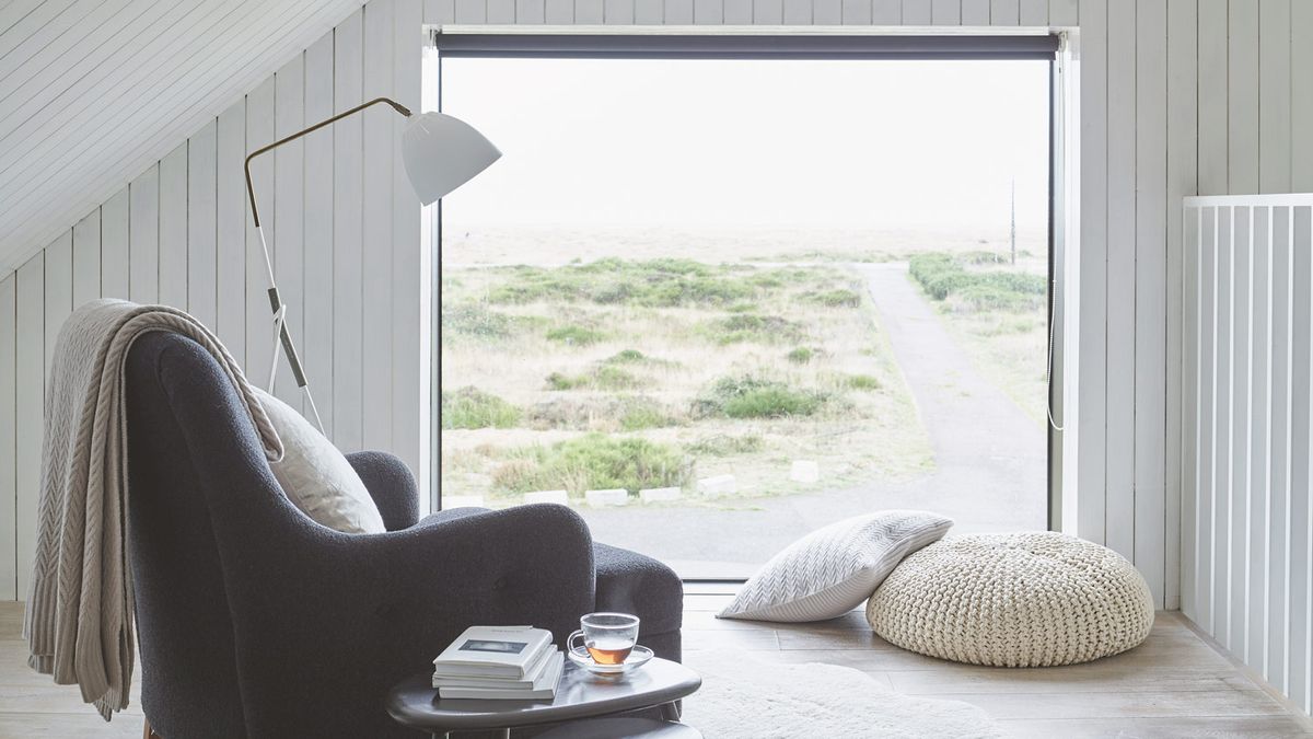 Cette cabane côtière cool du Kent repose sur une approche « moins c'est plus »