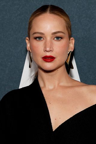 red lipstick - Jennifer Lawrence