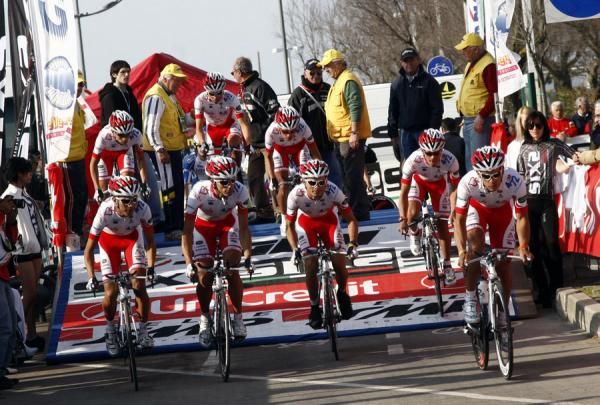 Colombia Es Pasion - Cafe de Colombia leave the start gate