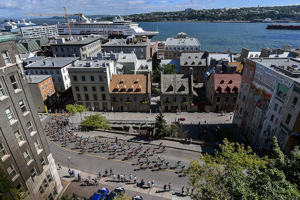The peloton in action during the Grand Prix Cycliste de Quebec