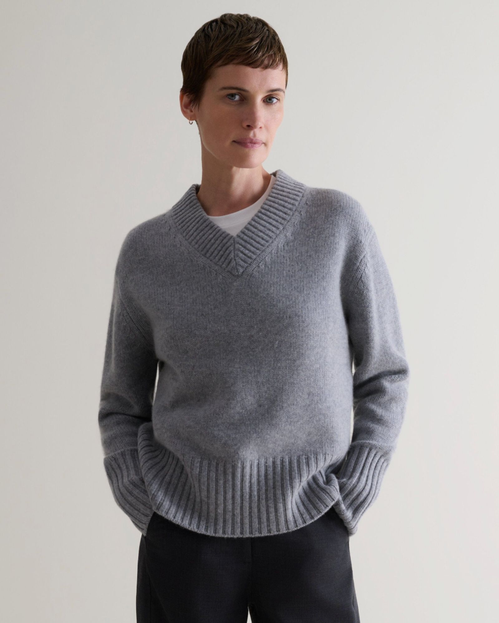 Rise &amp;amp; Fall Women&#039;s Cashmere Merino V Neck Jumper