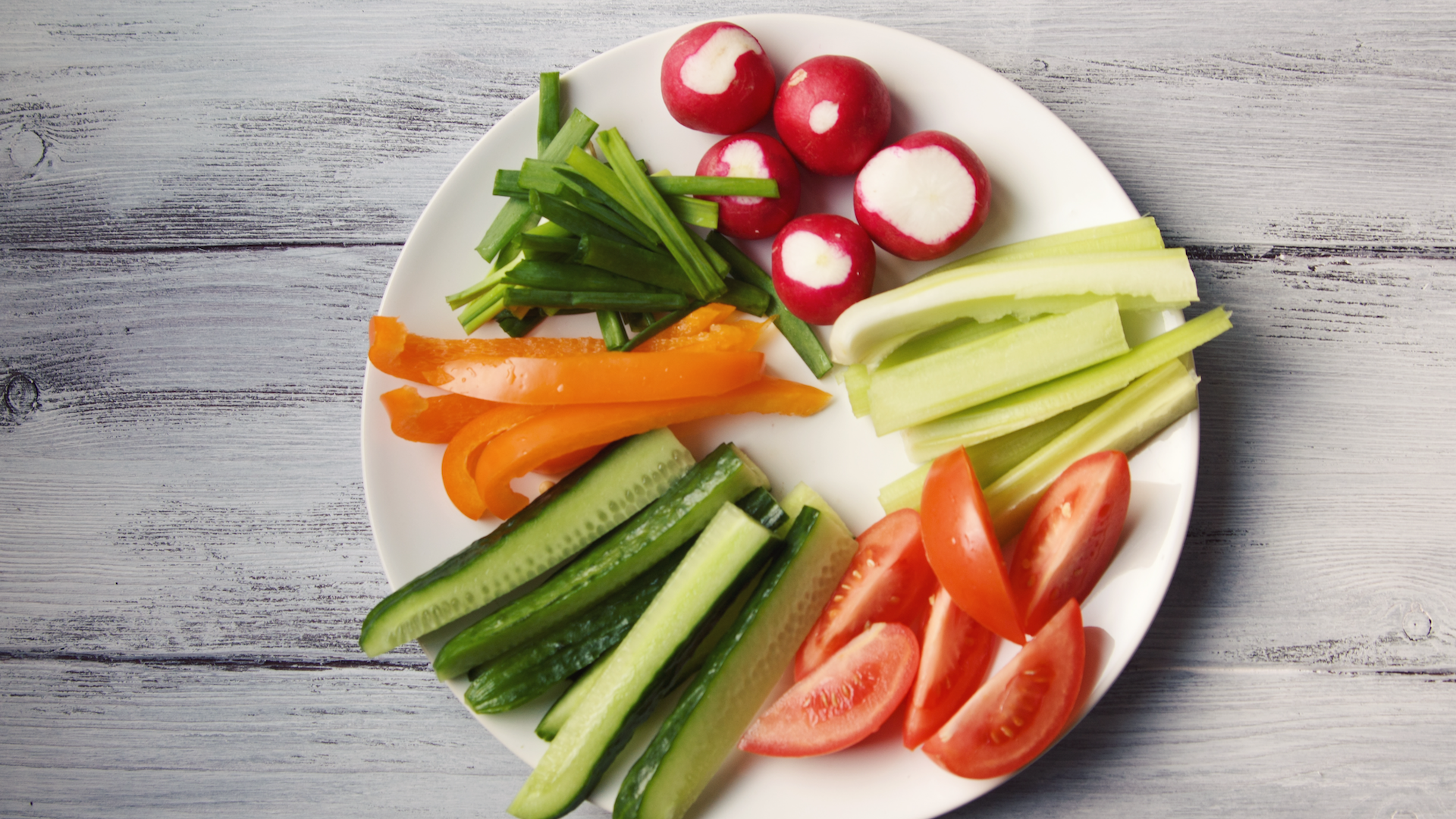 Plate of raw vegetables