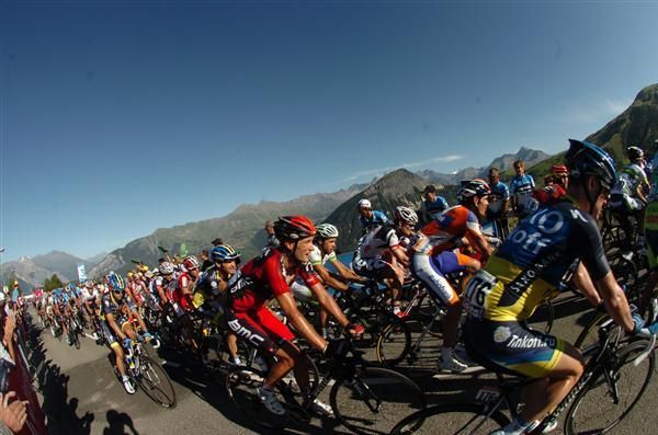 The riders had bright sunshine at the start of stage 11