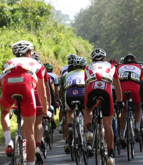 The peloton in the early section of stage 1 of the Tour of Rwanda.