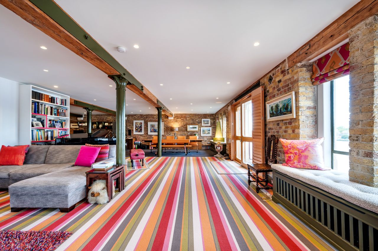 Oliver's Wharf apartment