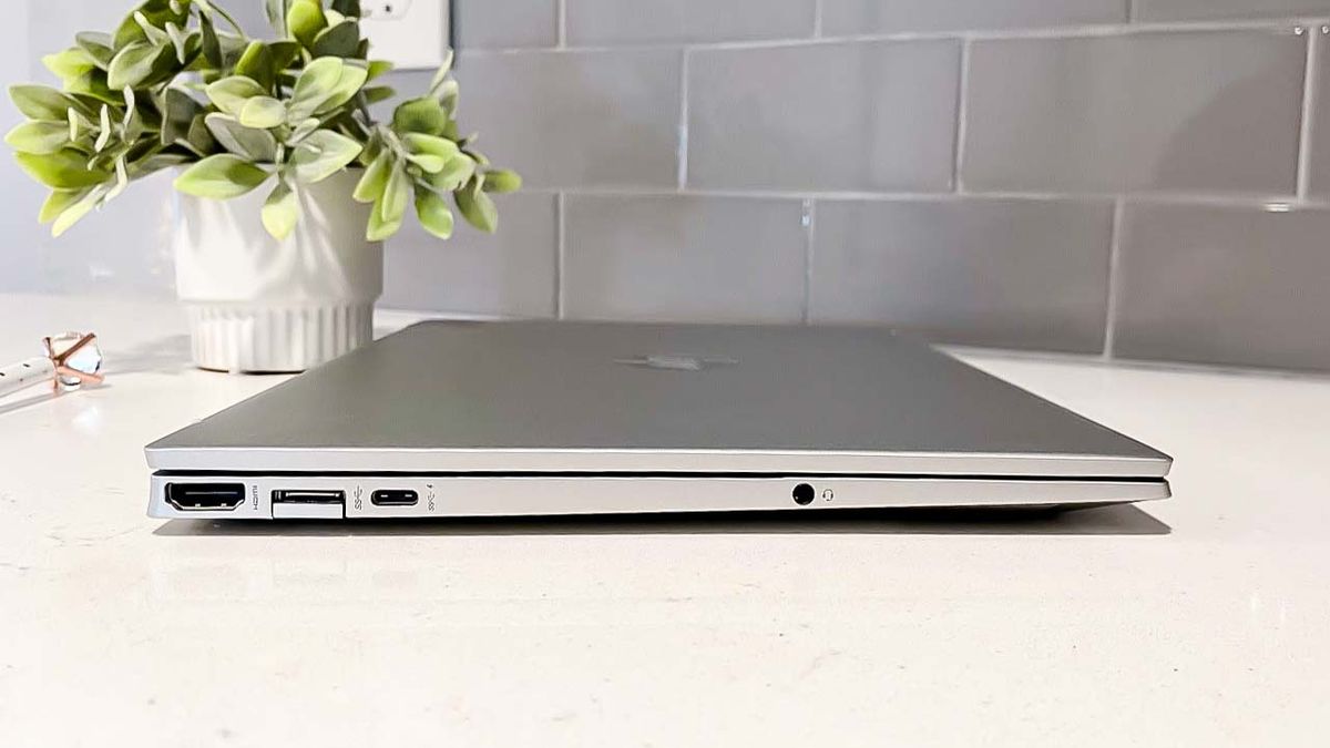 HP Pavilion Aero 13 ports