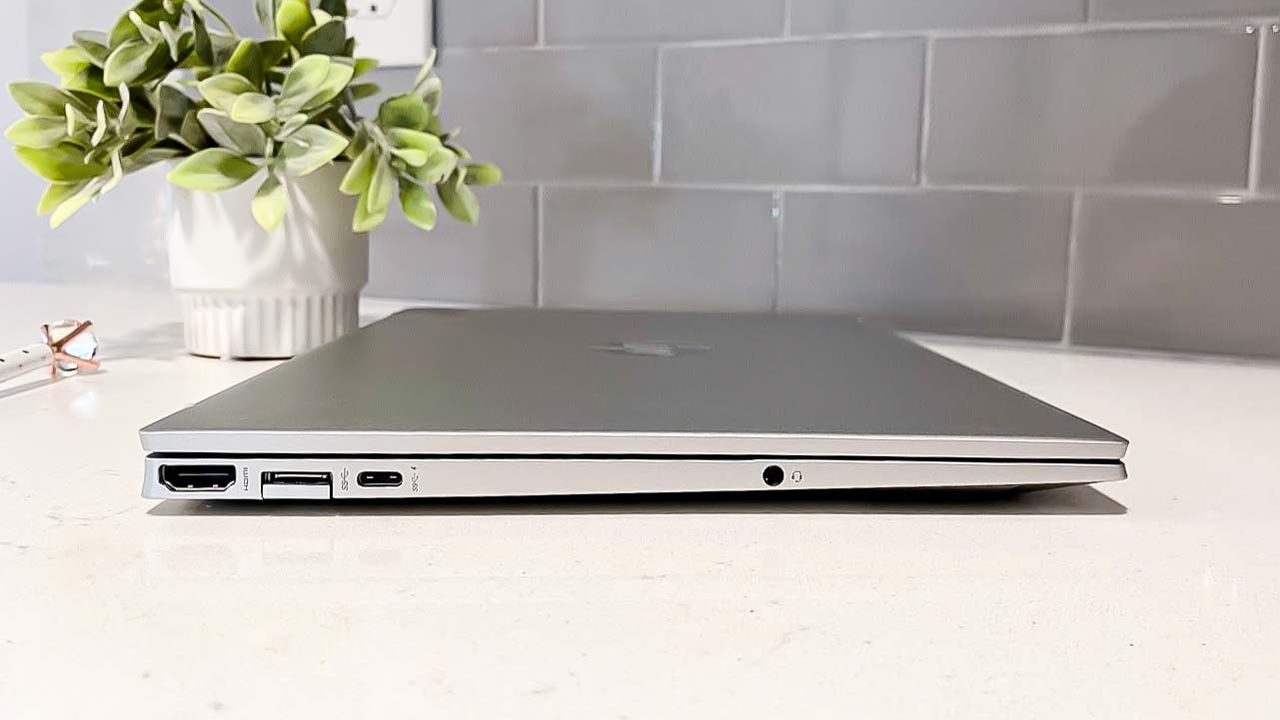 HP Pavilion Aero 13 ports