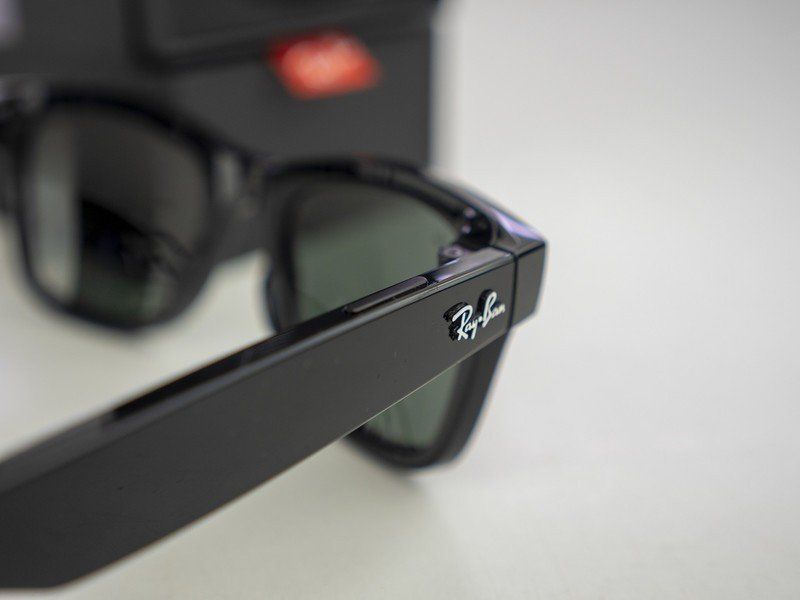 Ray Ban Stories Shutter Button
