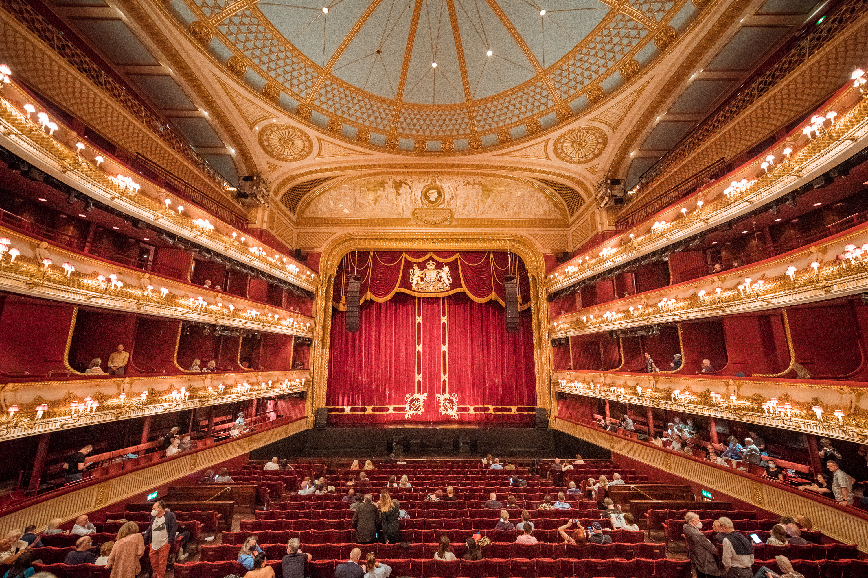 An image of the concert hall in the Royal Opera House, which features in The Fifth Element (1997).