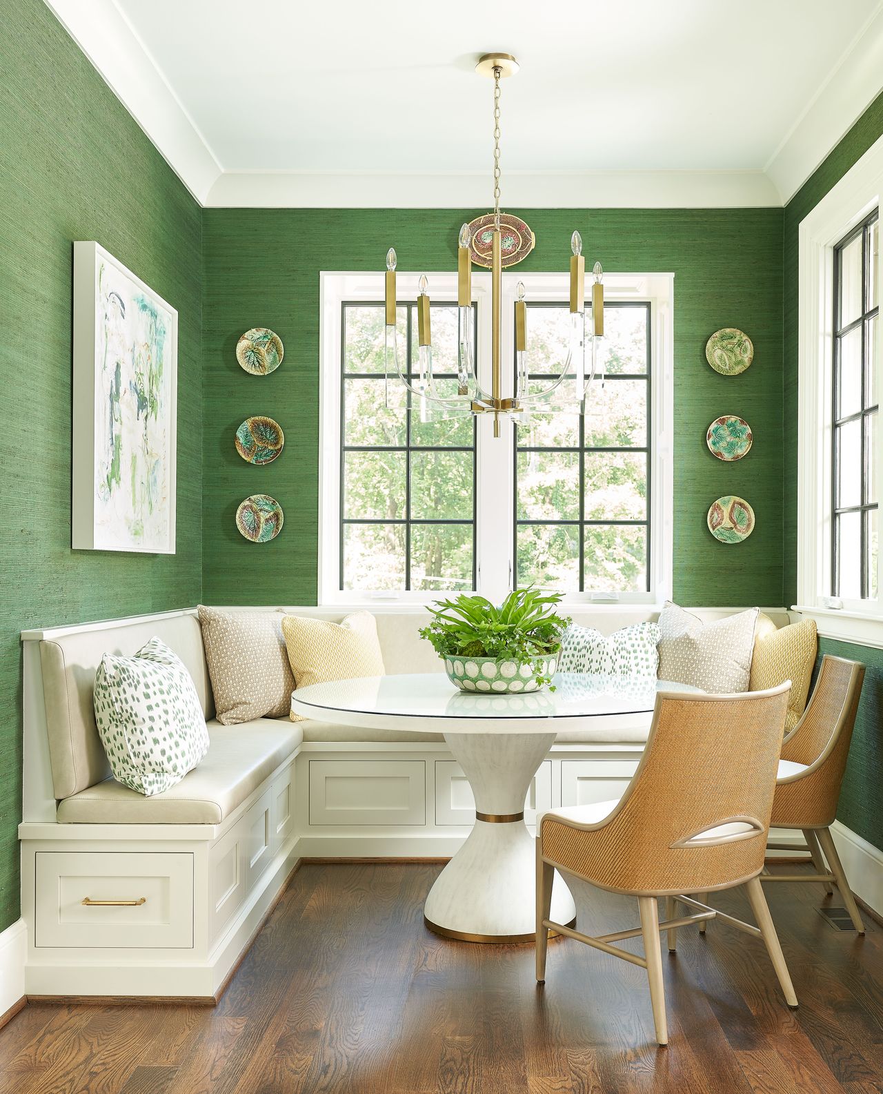 Is grasscloth wallpaper outdated? Interior designers give their verdict ...