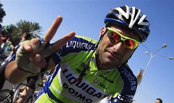 Francesco Chicchi (Liquigas) counts the number of his stages wins at the Tour of Qatar.