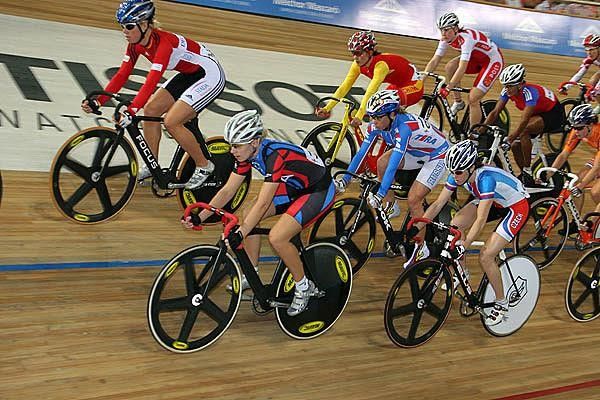 Sarah Hammer (USA) led early on