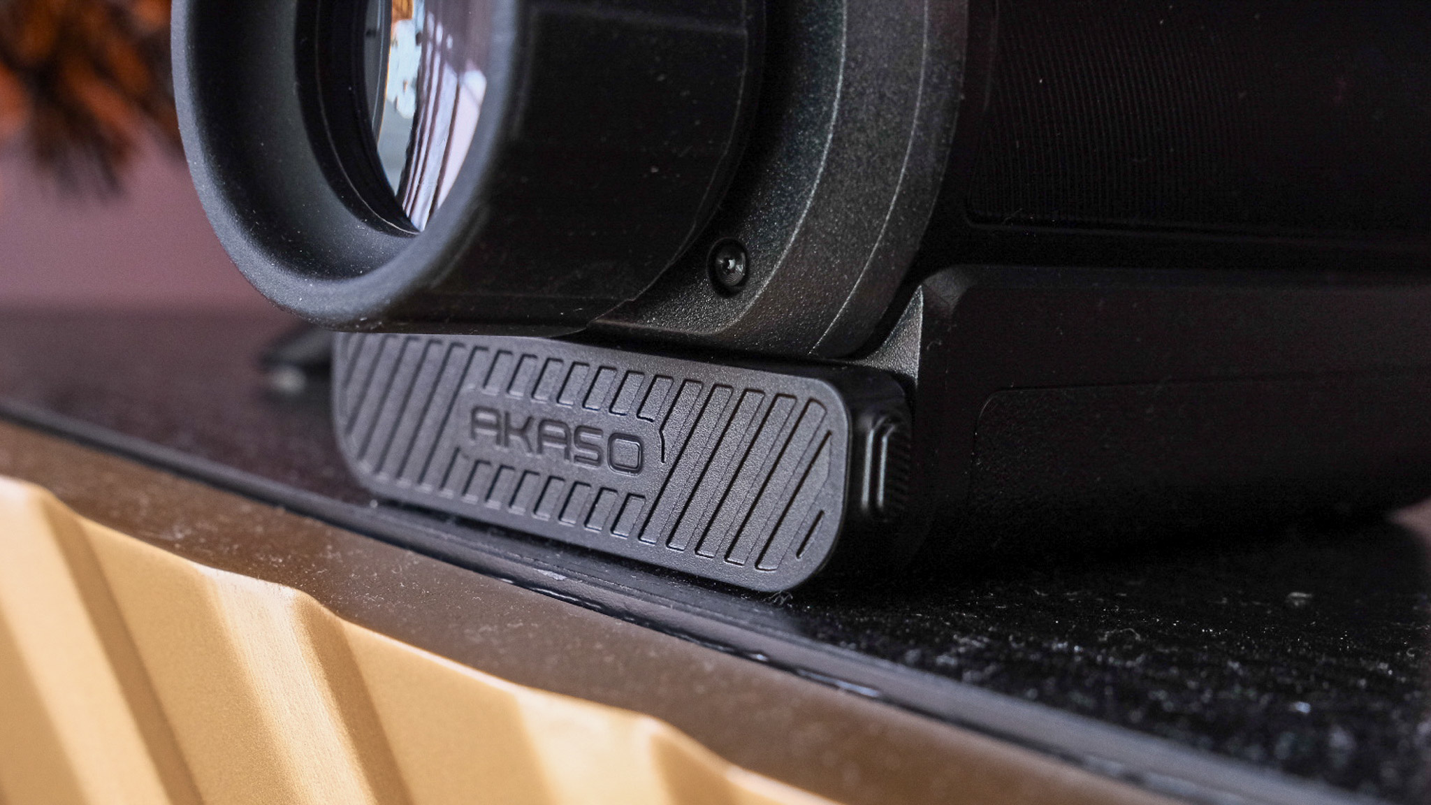 Akaso Sight-300 detail shot