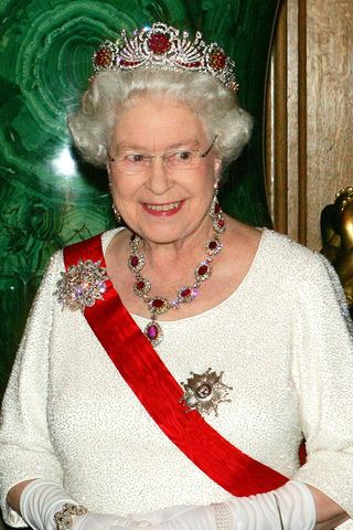 The late Queen wearing one of the best royal necklaces of all time