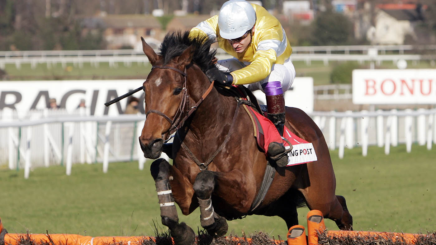 Kasbah Bliss, ridden by A. Duchene during the RP Sport No1 for Sports Betting Adonis Juvenille Novice's Hurdle Race. Sandown Park, Surrey. UK. 25/2/06. RACING Sandown