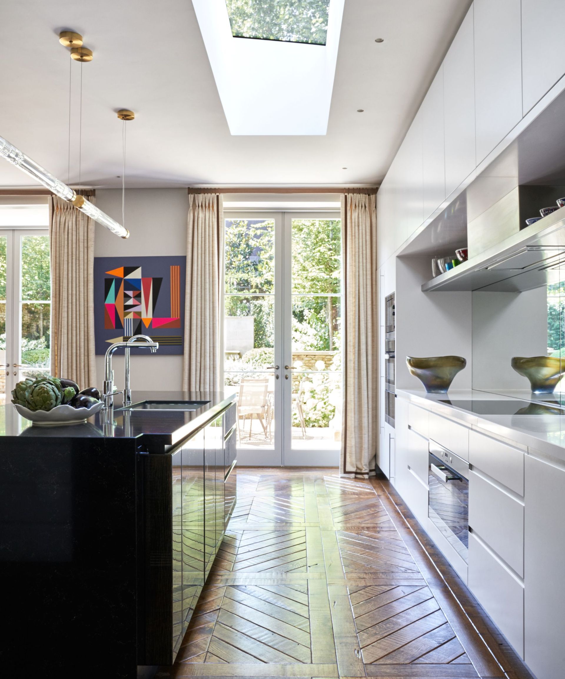 5 kitchen cabinet color combinations that always work | Homes and Gardens