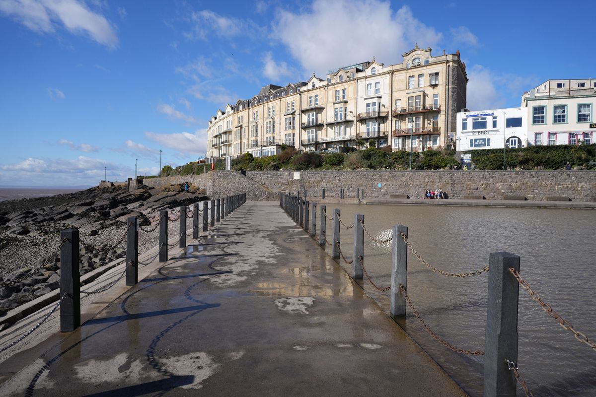 Sony FE 24mm F2.8 G