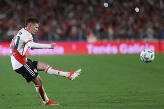 Franco Mastantuono of River Plate takes a free kick to score the first goal of his team during a Liga Profesional 2024 match between River Plate and Sarmiento at Estadio Mas Monumental Antonio Vespucio Liberti on July 28, 2024 in Buenos Aires, Argentina.