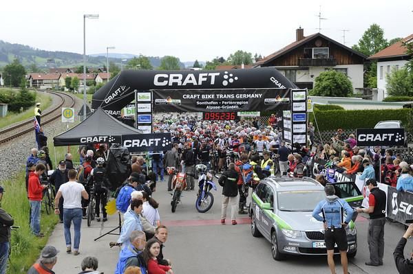 Racers get ready to roll out