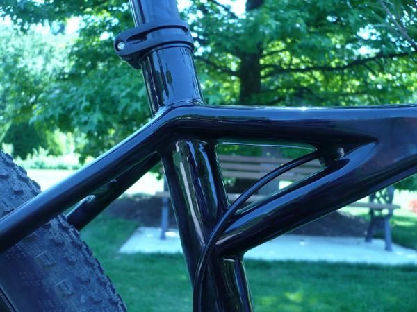 A gusset between the top tube and seat tube enabled a lower standover clearance.