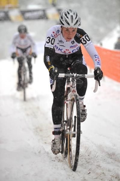 Belgian Sanne Cant comes towards the line