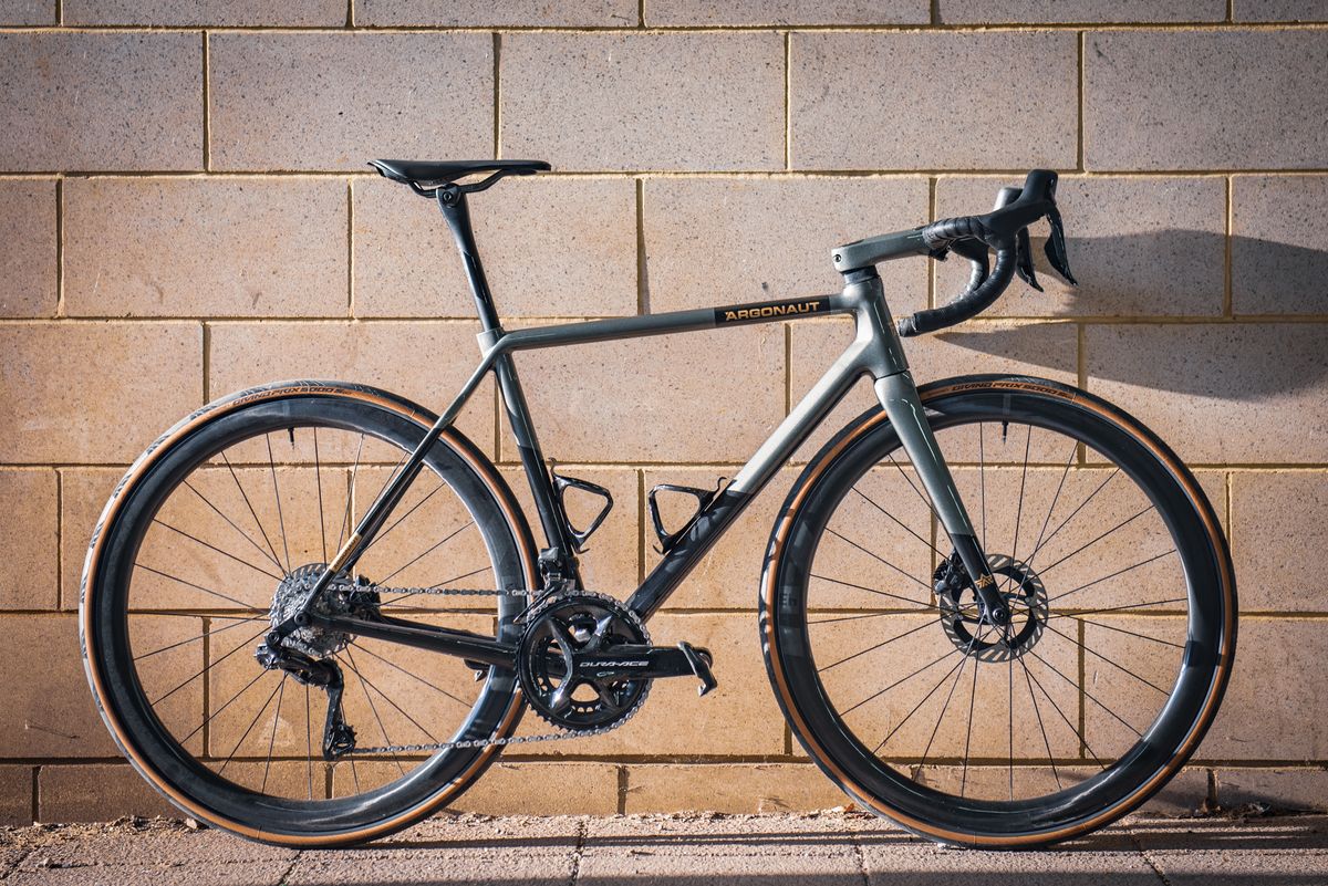 Argonaut RM3 - close up and side-on bike photos