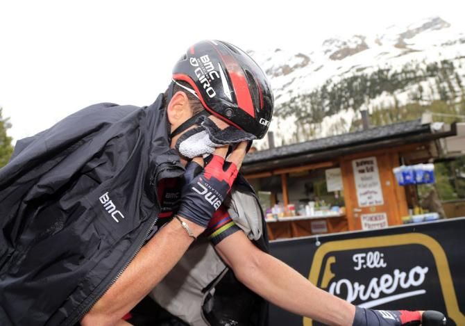 Cadel Evans (Team BMC) lost more time but holds onto third, just