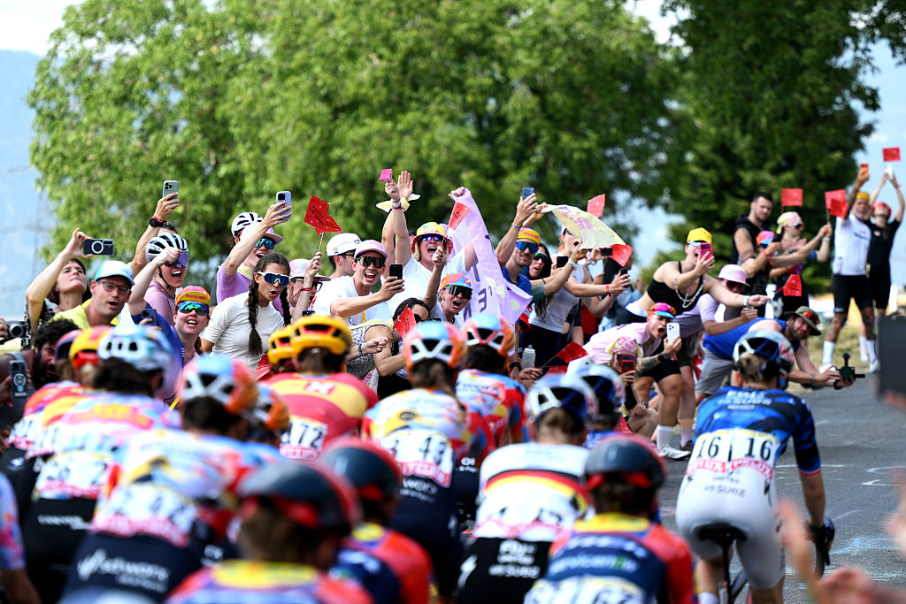LAUSANNE, SWITZERLAND - AUGUST 01: The fans cheer the peloton during the 5th Tour de France Femmes 2026, Stage 1 a 138km stage from Lausanne to Lausanne / #UCIWWT / on August 01, 2026 in Lausanne, Switzerland. (Photo by Alex Broadway/Getty Images)