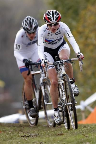Marianne Vos leads Katherine Compton