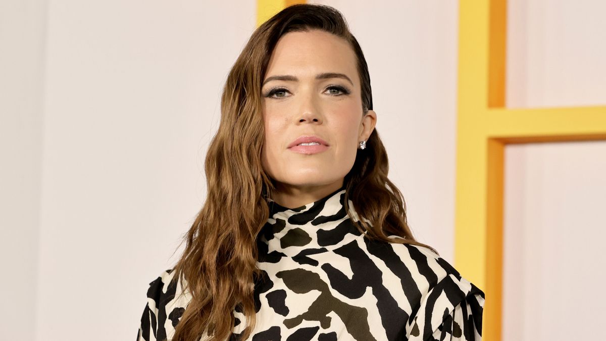 Mandy Moore’s living room takes up this ongoing trend |