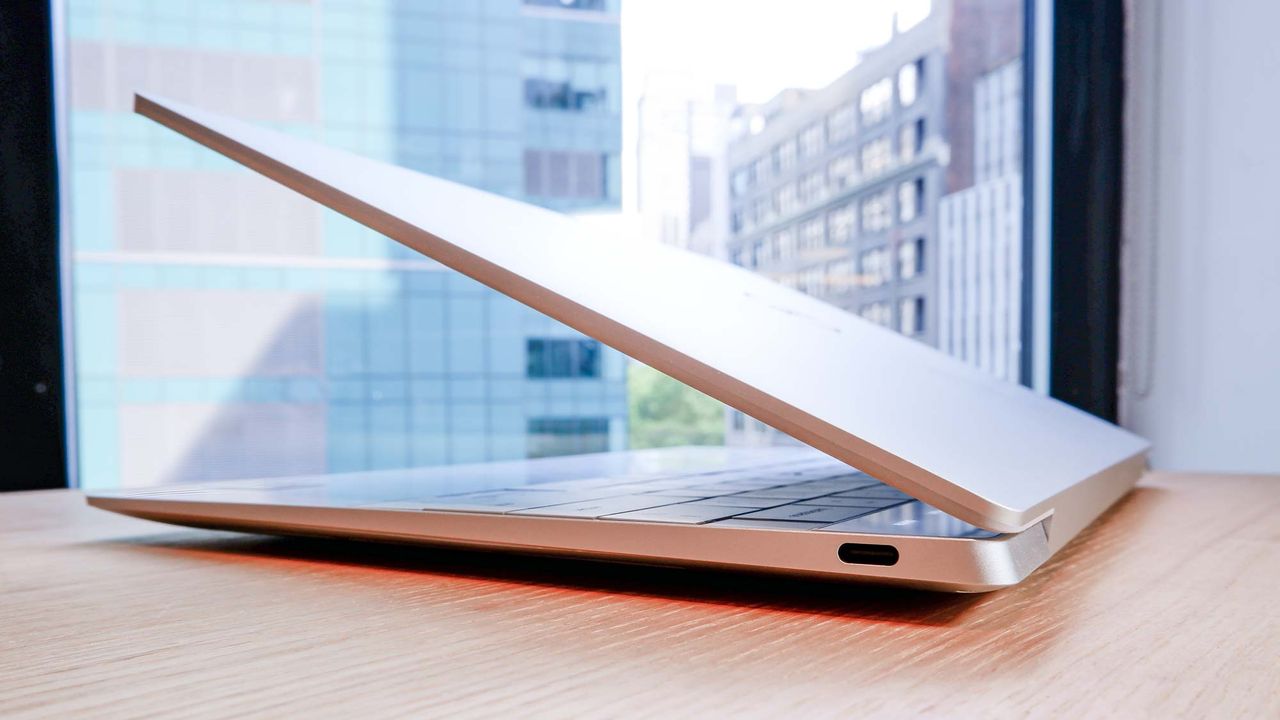 Dell XPS 13 Plus ports
