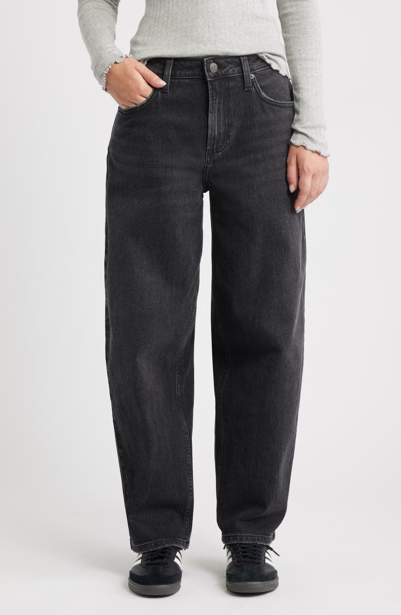 Mid Rise Baggy Barrel Jeans