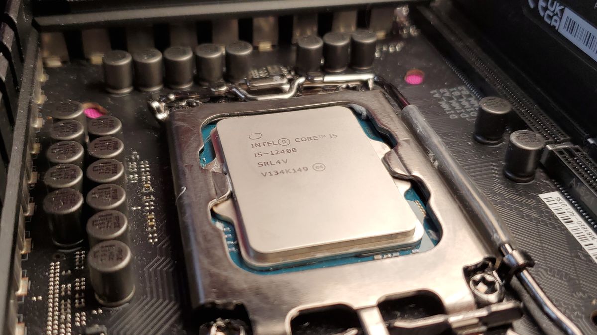 Intel responds to Alder Lake CPU bowing issue