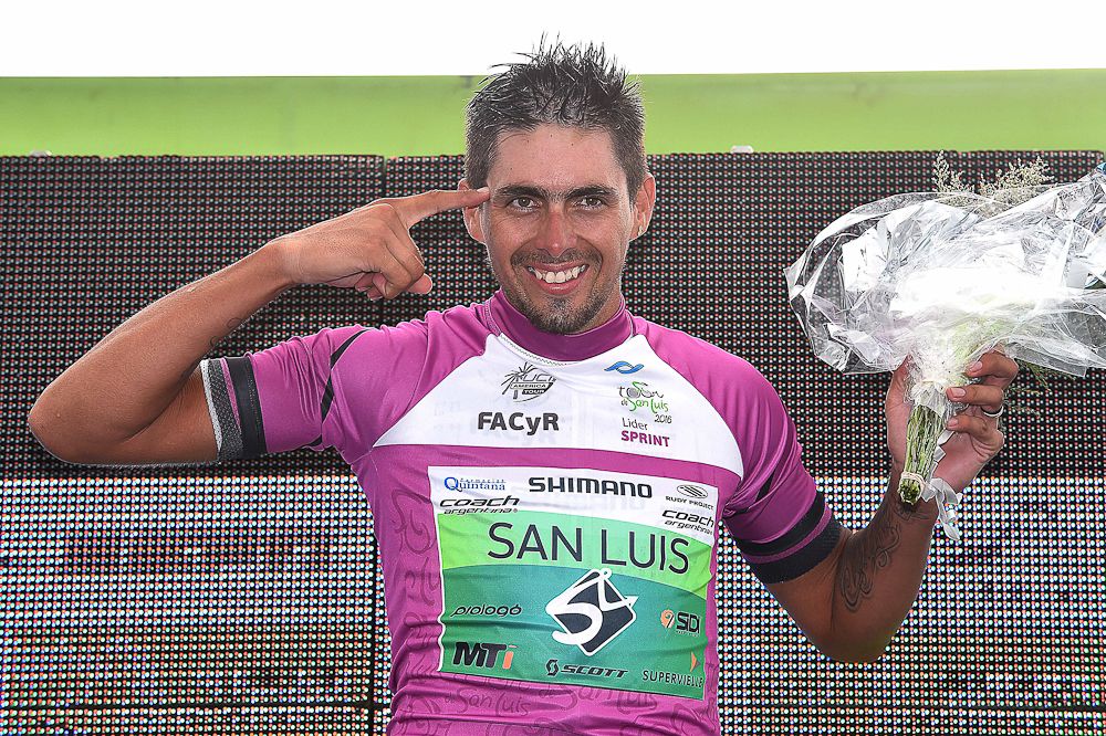 Emanuel Domingo Guevara on the stage 6 podium.