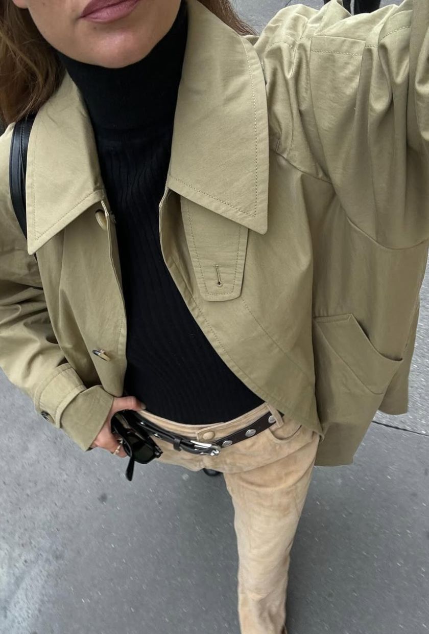 @annelauremais wears camel jeans