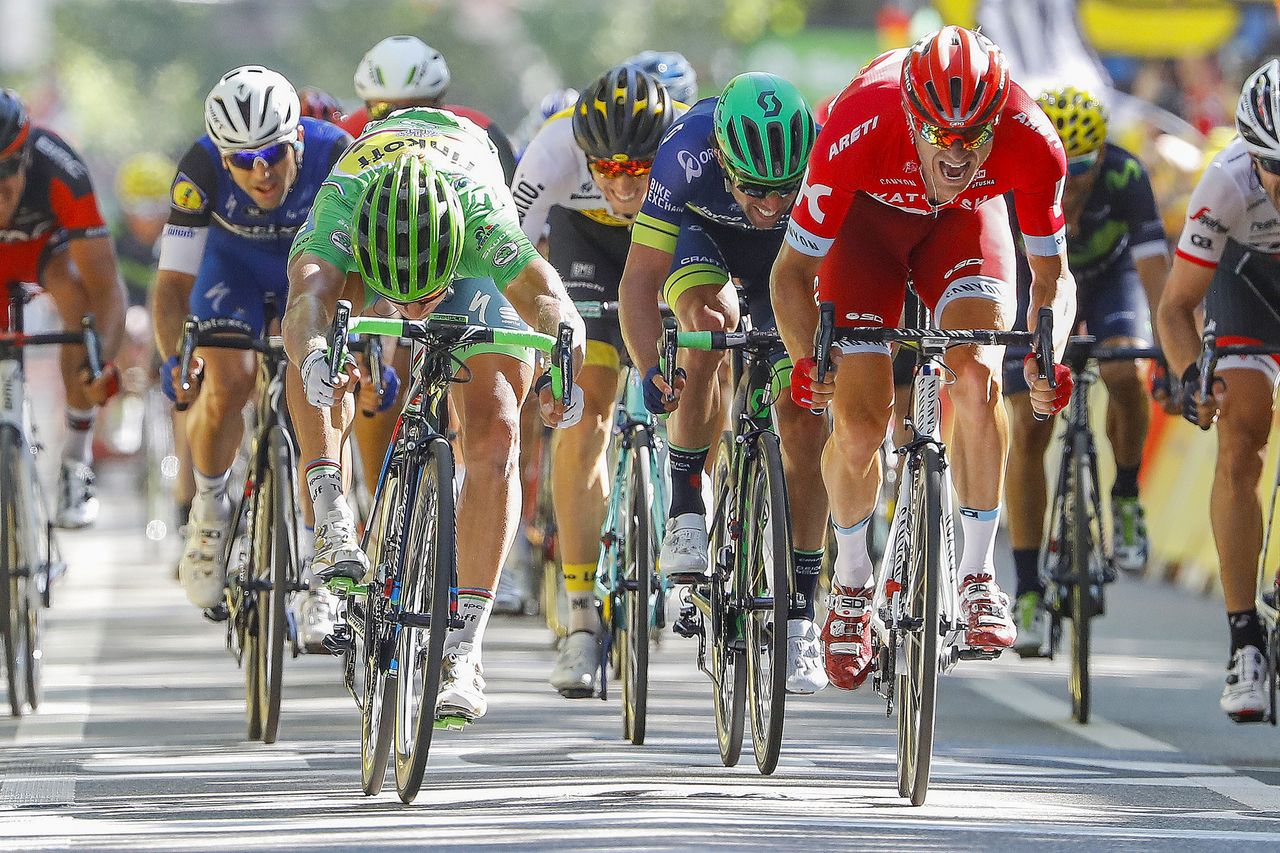 Peter Sagan (Tinkoff) throws his bike and narrowly wins over Kristoff