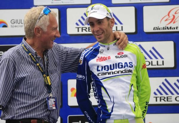 Gianni Motta congratulates Vincenzo Nibali on the Giro di Padania podium.