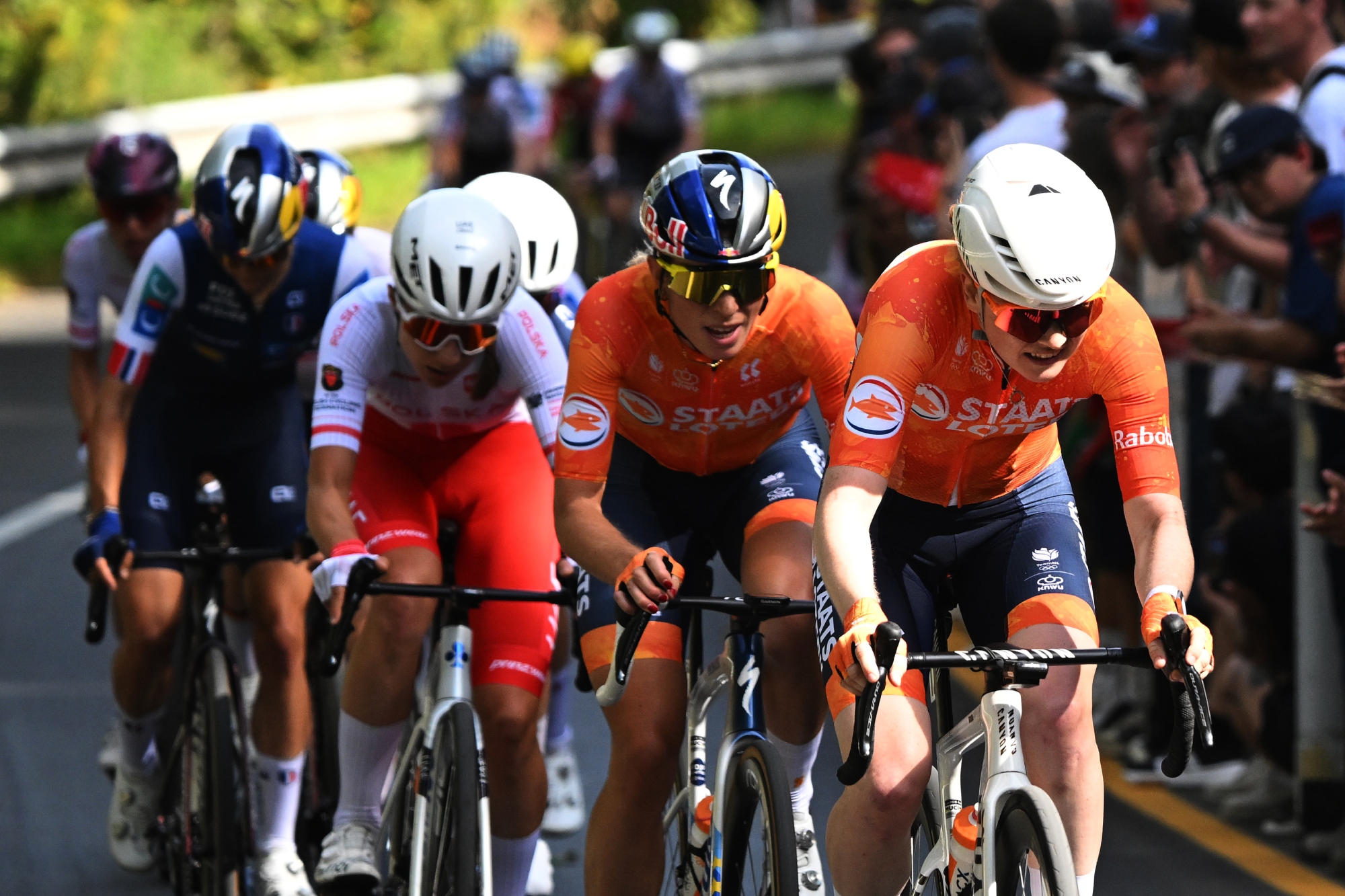 Puck Pieterse puts in the work for Vollering