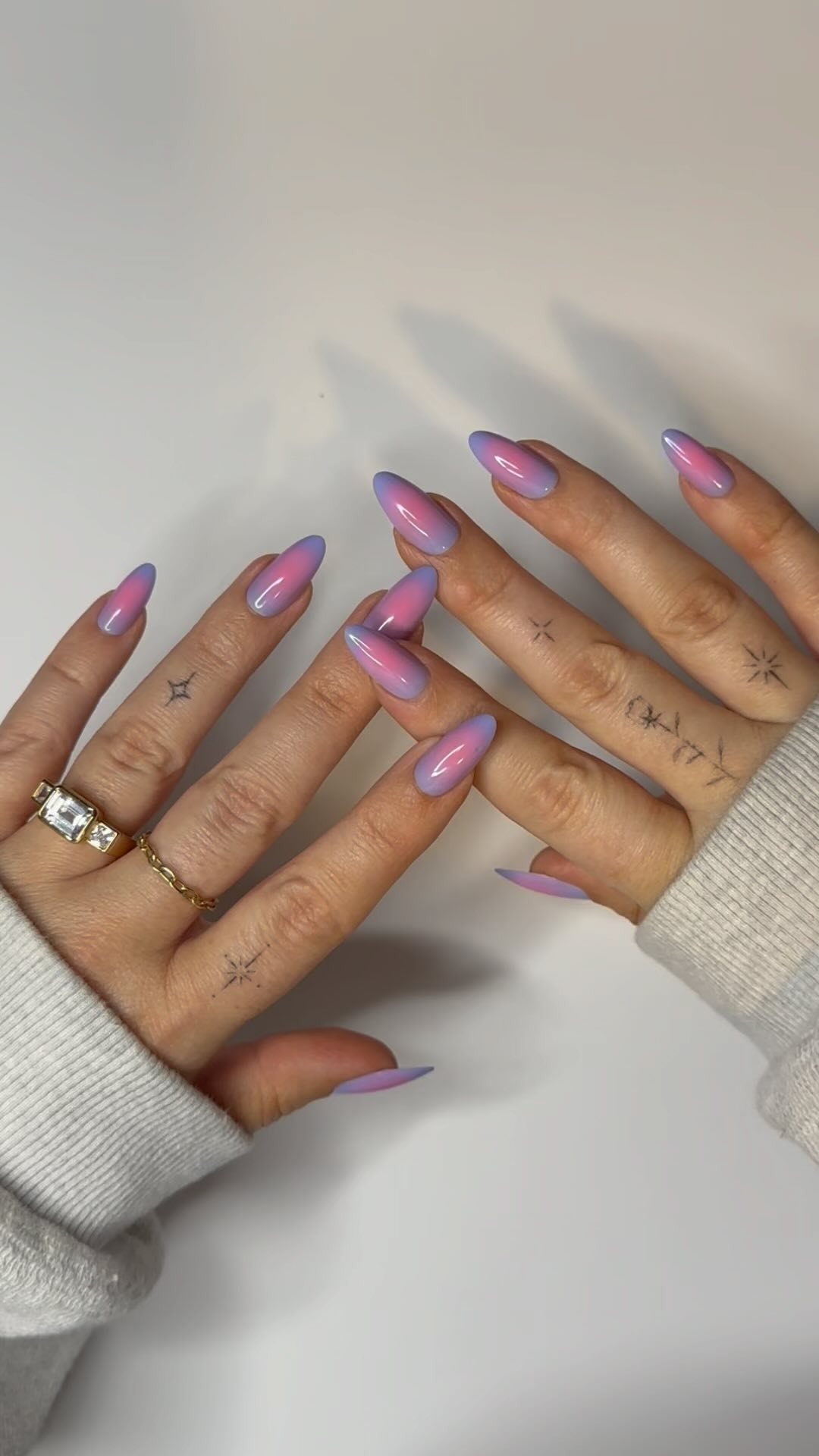 Aura nails simple nail design