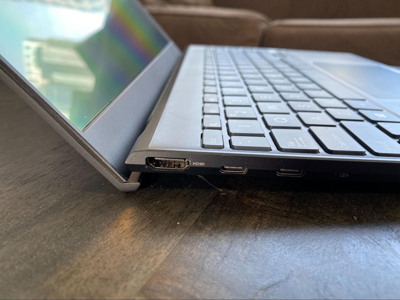 Asus ZenBook 13 (AMD)